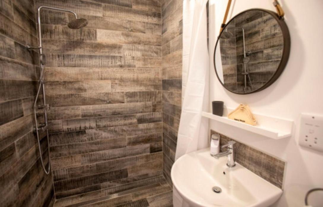 Josies Place At Waters Edge Self Catering Apartment Glenarm Eksteriør billede