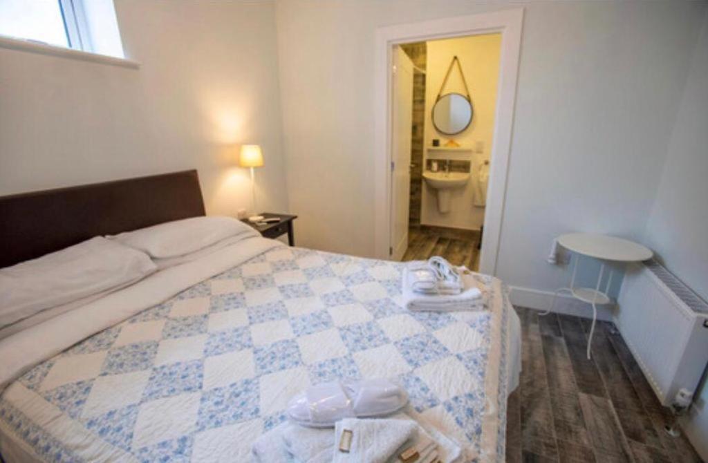 Josies Place At Waters Edge Self Catering Apartment Glenarm Eksteriør billede