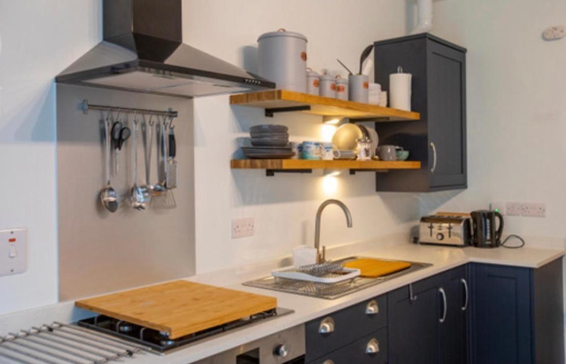 Josies Place At Waters Edge Self Catering Apartment Glenarm Eksteriør billede